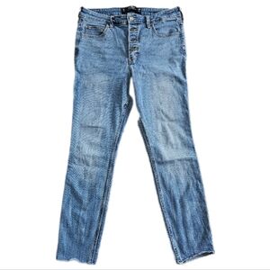 Hollister High Rise Crop Super Skinny 11R